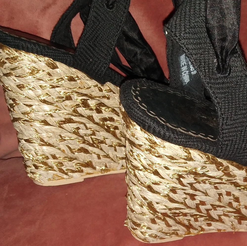 Juicy Couture vacation sandals